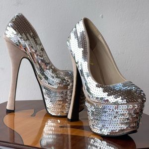 MENG SI NI   Shoes, velvet , sequin shoes silver, size 4 , used